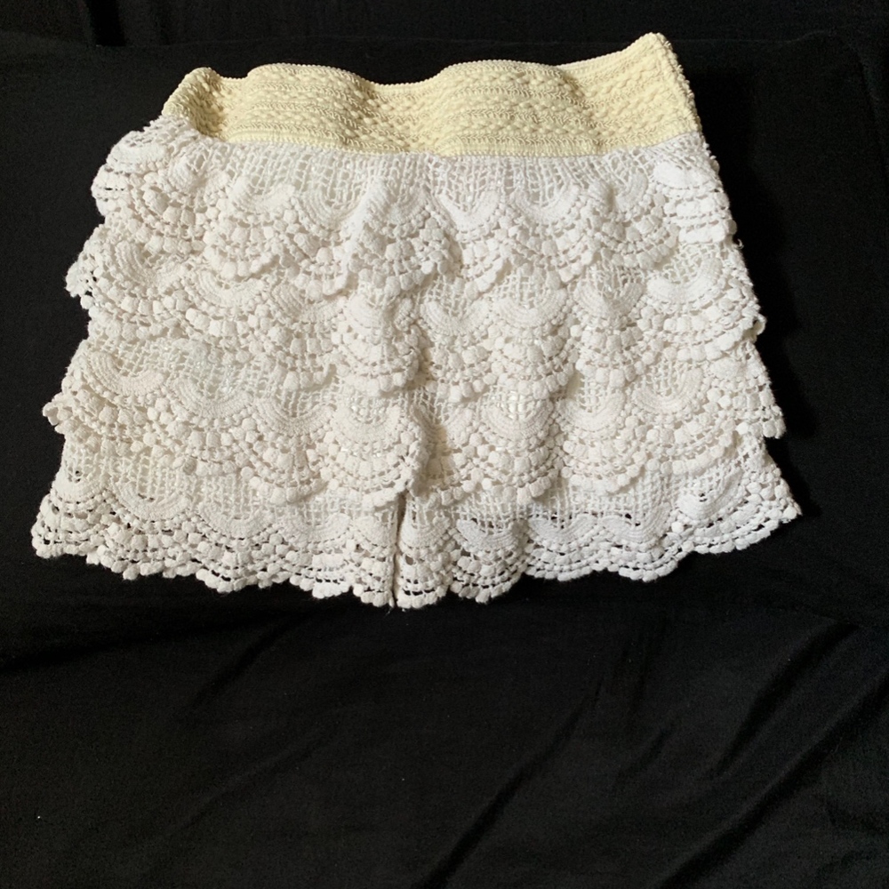 Shorts - Picture 2 of 3